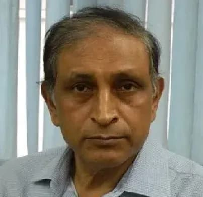 dr kanchan bhattacharya is the best Kolkata Orthopaedic Surgeon, Karetrip